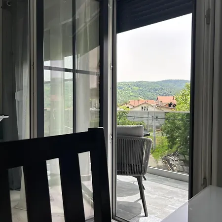 Apartman Eros *